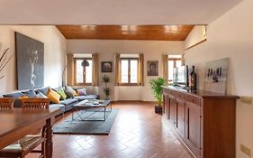 Via Ricasoli Apartment, Next To Accademia